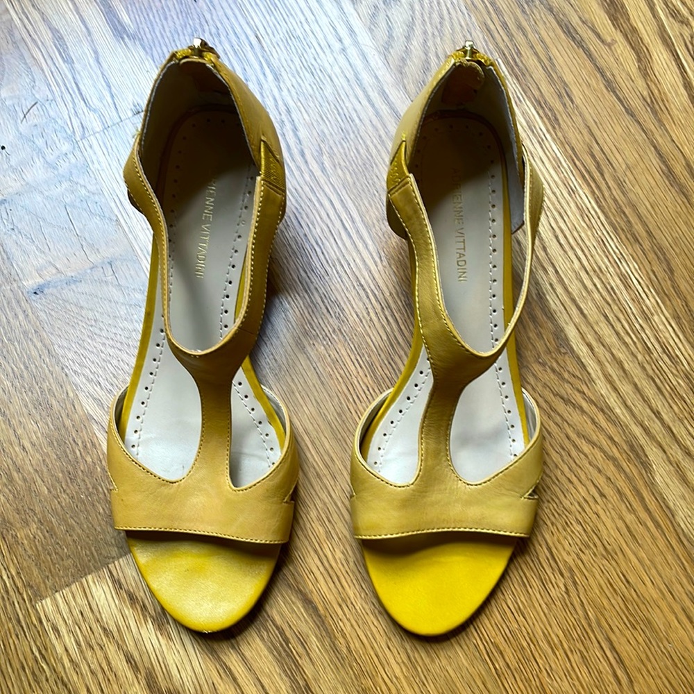Mustard yellow wedge sandal with zipper back Adrienne Vittantino - EUC